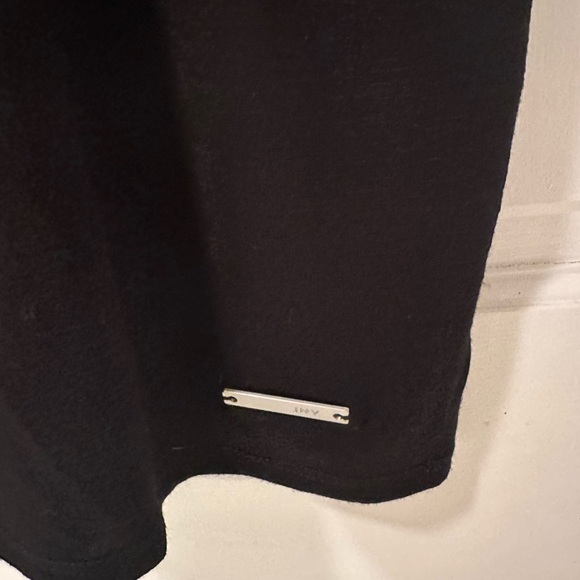 Jones New York Signature black short sleeved T-shirt with open shoulders large.. - Picture 3 of 13